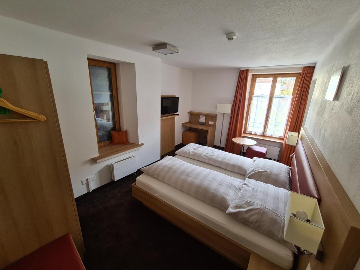 Hotel Staetzerhorn Парпан Екстер'єр фото
